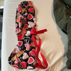 Scrub cap with Heart cookie Pattern and Red Ties, with space for ponytail